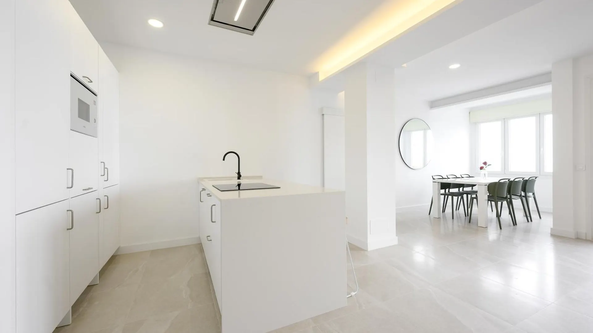 Apartment Luxury Oceanfront 3 Bedrooms & 2 Bath By 10Tosea Fuengirola