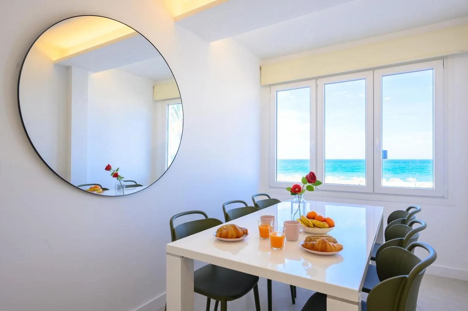 Luxury Oceanfront 3 Bedrooms & 2 Bath By 10Tosea Fuengirola